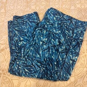 mtasport tropical Blue Leaf Print Capri length leggings